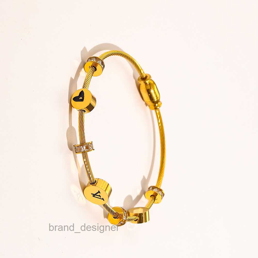 Classic Style Bracelets Women Bangle Designer Jewelry Crystal Gold Plated Stainless Steel Lovers Bangles Mens Bracelet Gift eee
