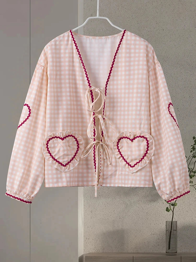 Sweet Plaid Print Shirts Women Fashion V-neck Hollow Out Lace Up Lady Top Spring Summer Love Pocket Female Street Shirt 240514