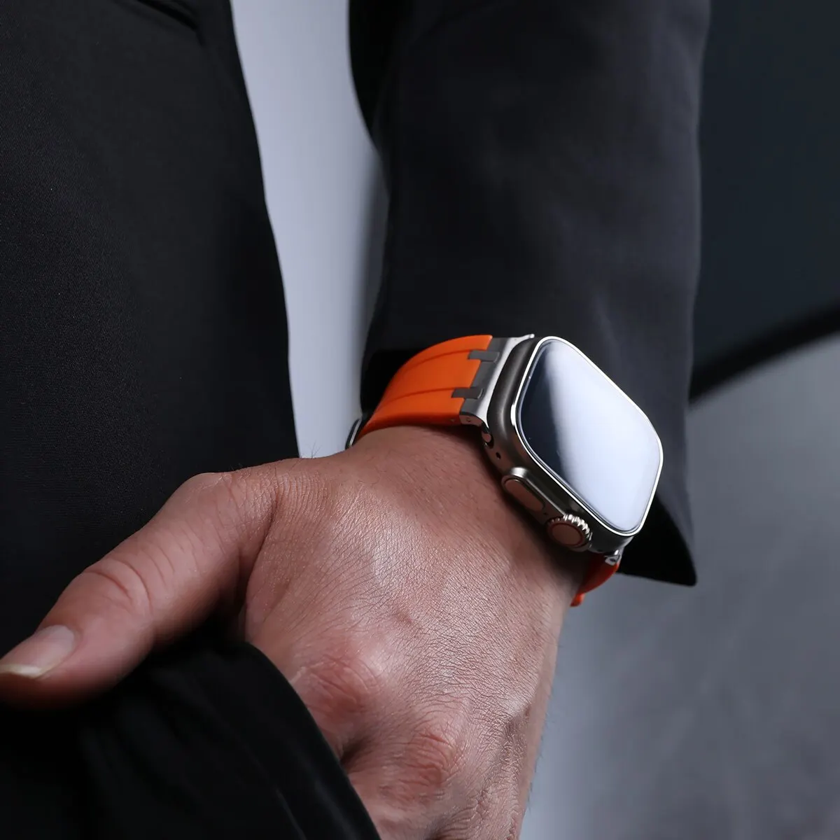 Luxury Rubber Strap For Apple Watch Band Series 9 8 7 45mm 41mm Ultra 49mm Silicone Sport Bracelet For IWatch 6 5 44mm 40mm 42mm