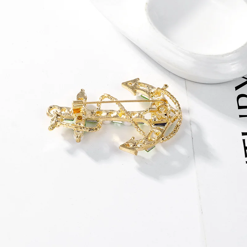 2023 Summer Green Boat Anchor Brooch Bart Style Corsage Vintage Versatile Pin Clothing Accessories
