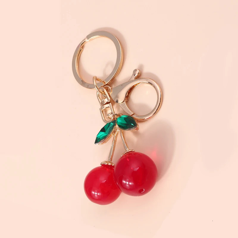 Crystal Cherry Keychain Creative Fruit Key Chain Cute Girl Key Ring Chains Car Key Women Men Handbag Pendants DIY Jewelry 240524