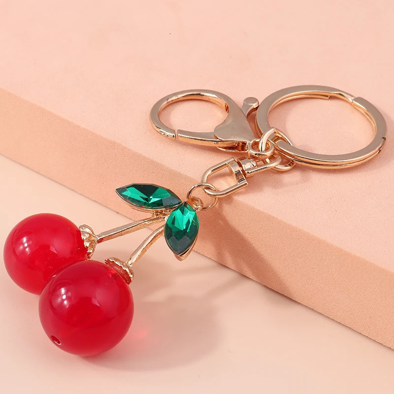Crystal Cherry Keychain Creative Fruit Key Chain Cute Girl Key Ring Chains Car Key Women Men Handbag Pendants DIY Jewelry 240524