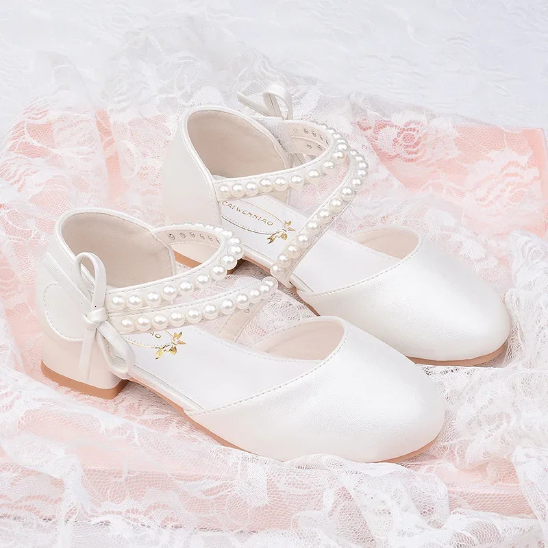 Spring and Summer Girls Princess Shoes Pearl Bow Childrens Party Dress Sandals Fashion Shoulder Straps Childrens Performance High Heels 240516