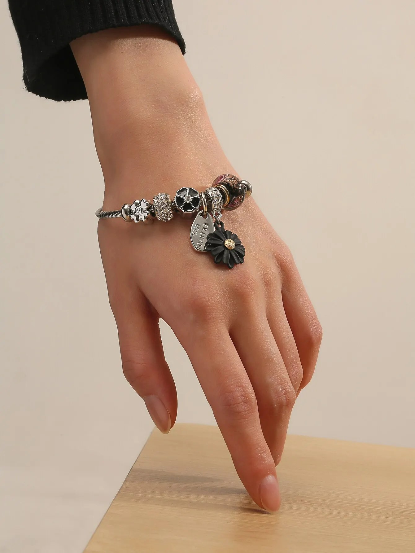 1pcs Europe And The United States Wind Multi-element Flower Fruit Lipstick Love Rhinestone Pearl Star Female Bracelet
