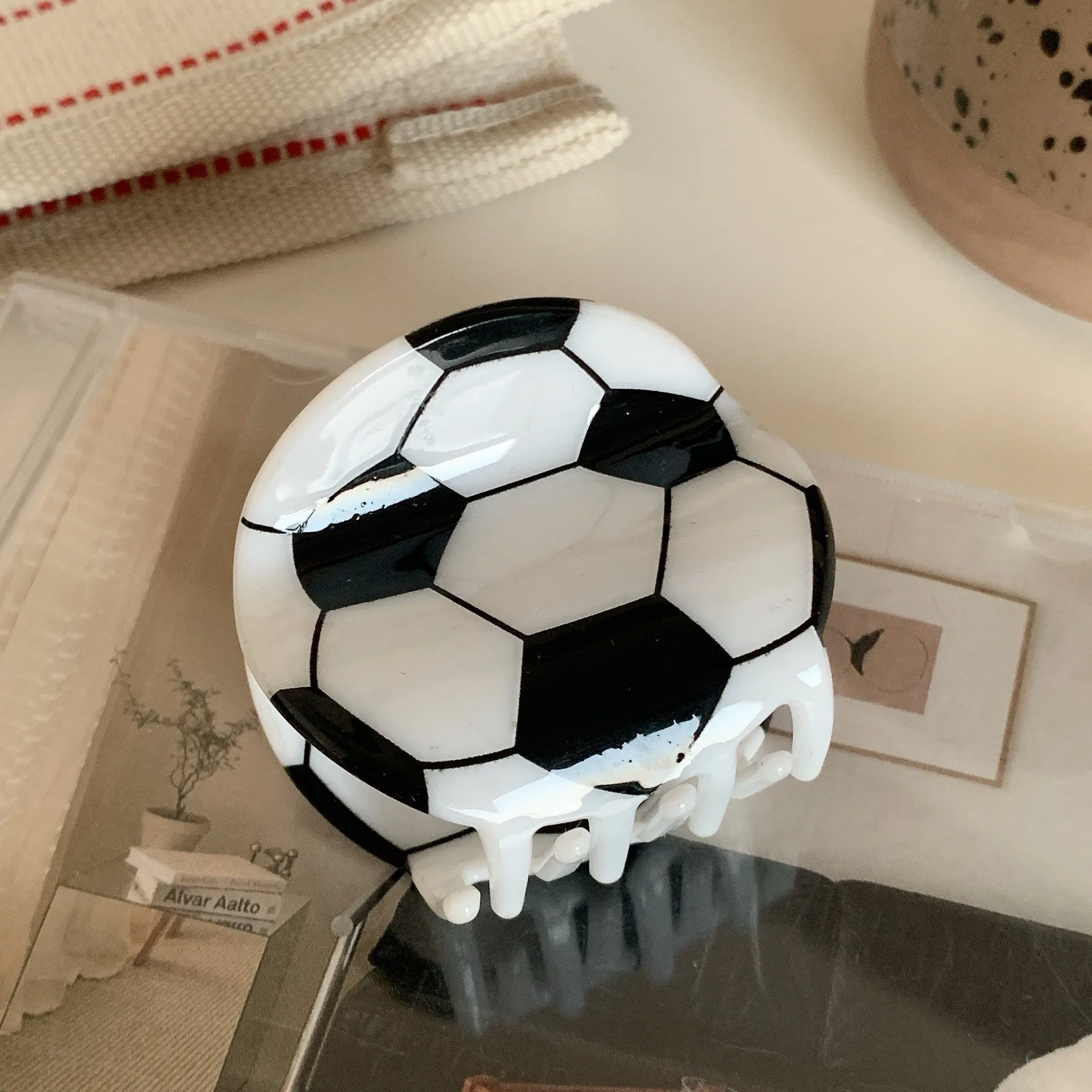 Muweordy New Ball Hair Clip Basketball Rugby Hair Claw Creative Crab Hair Clip Sports Trendy Claw Clips Hair Accessories