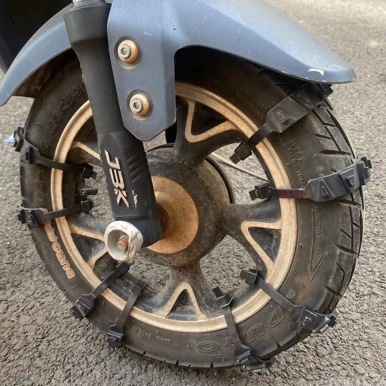 Anti-Skid Snow Chains for Motorcycles Bicycles Winter Tire Wheels Non-slip Cable Ties Motorbike Emergency Tire Chain Tool