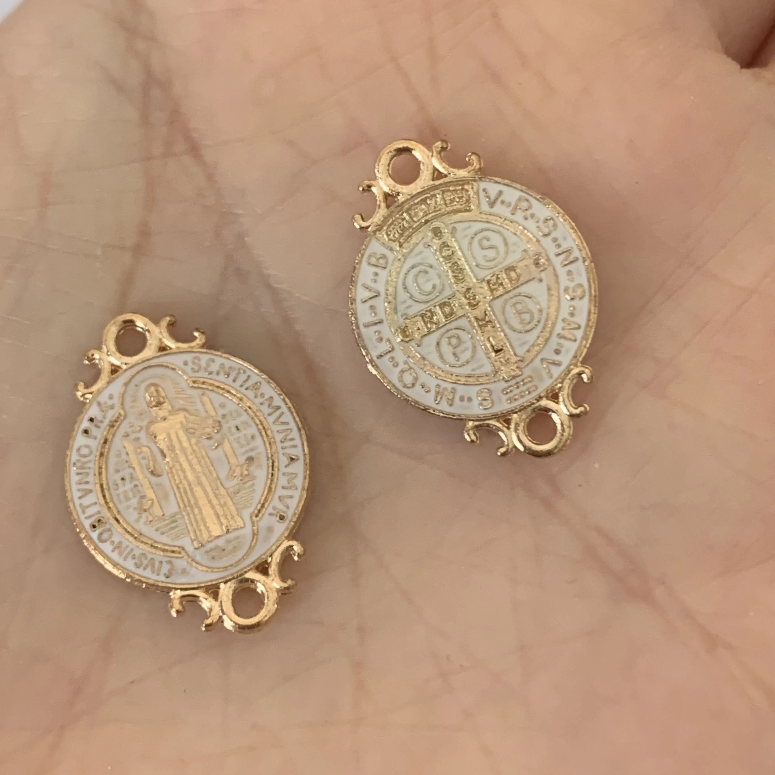 10PcsSaint Benedict Medal Double Sided Catholic Medals Favor Gifts Religious Charm Connector Bead Set of Multicolor Lace Pendant