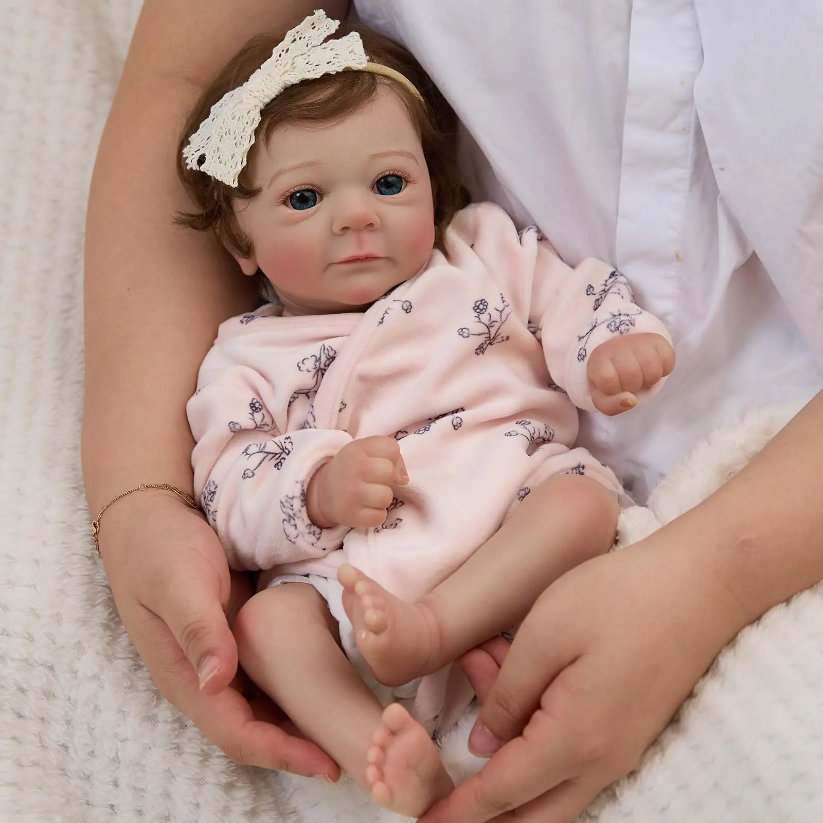 18" Realistic and Cute Reborn Baby Doll Girl Bright Blue Eyes Opened With Brown Hair Named Sum LOL Christmas Gift Dolls For Kids