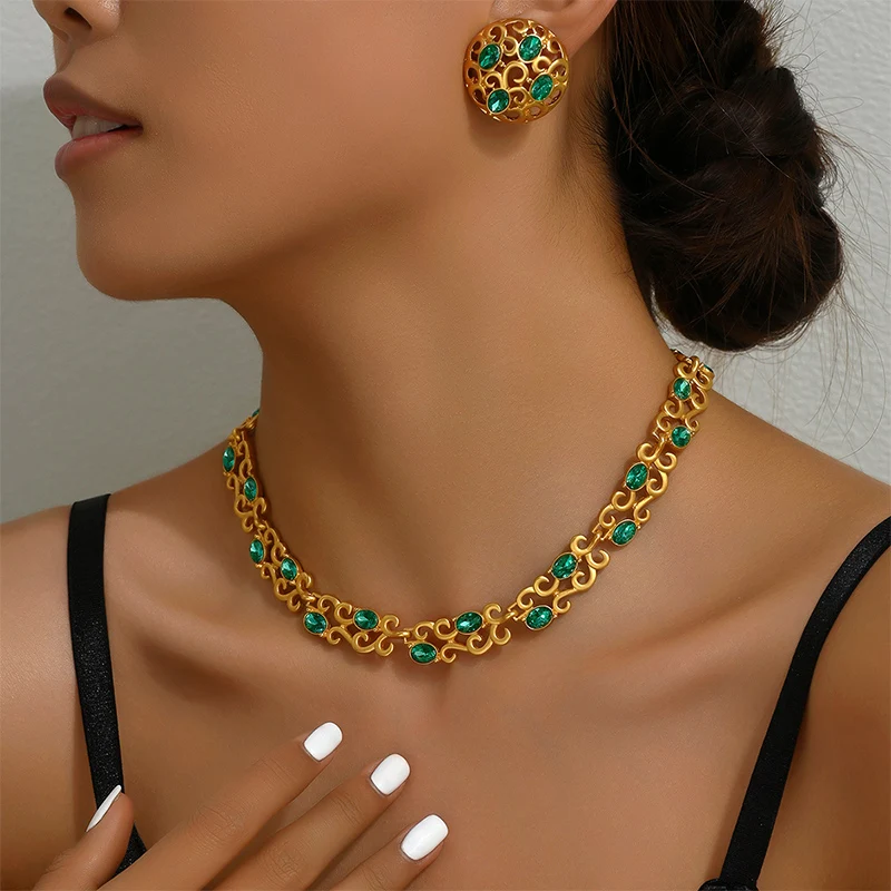 Obega Lake Water Green Stone Hollow Necklace Set Vintage Gold Color Choker Necklace Small Ear Stud Lobster Clasp Lovely Jewelry