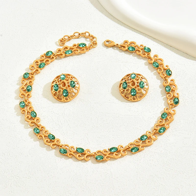 Obega Lake Water Green Stone Hollow Necklace Set Vintage Gold Color Choker Necklace Small Ear Stud Lobster Clasp Lovely Jewelry
