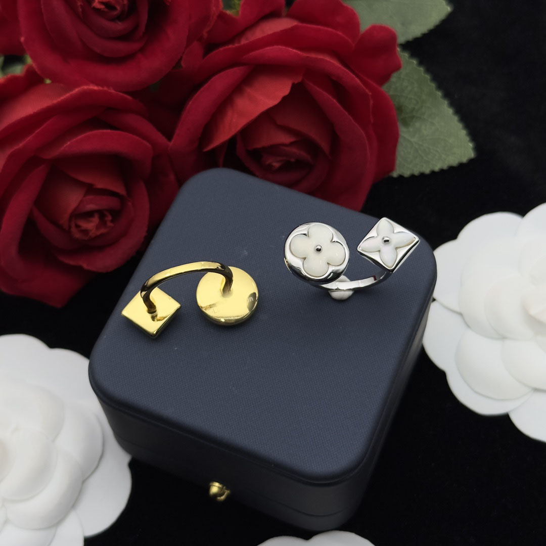 Designer Rings Elegant Mother-Of-Pearl Clover Flower Band Rings 18K Gold 925 Silver Plated Opening Adjustable Ring For Women Party Fashion Jewelry Birthday Gift