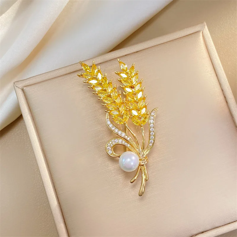 Exquisite Rhinestones Wheat Metal Golden Brooch for Women Suit Sweater Luxury Stylish Lapel Pins Jewelry Accessories Couple Gift