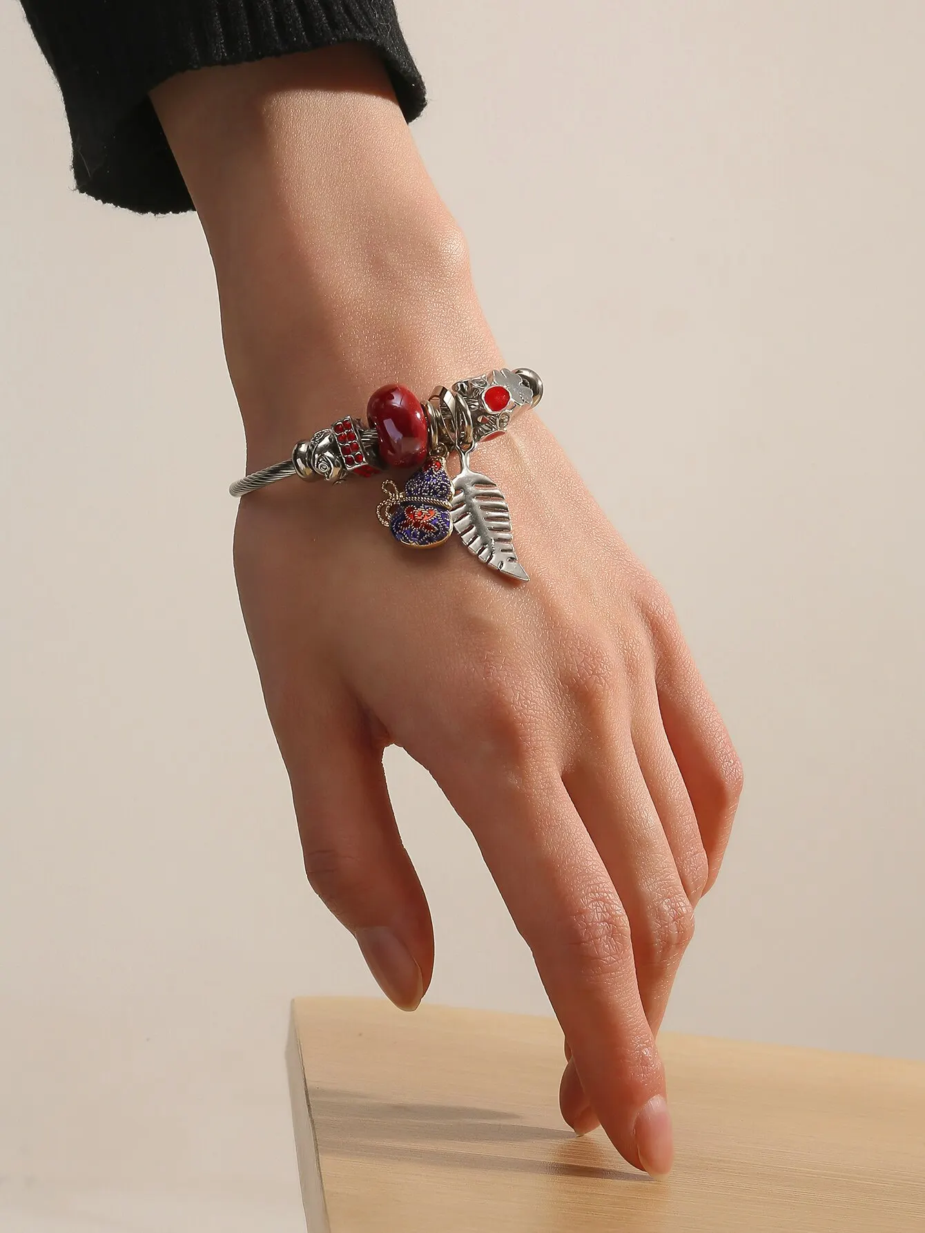 1pcs Europe And The United States Wind Multi-element Flower Fruit Lipstick Love Rhinestone Pearl Star Female Bracelet