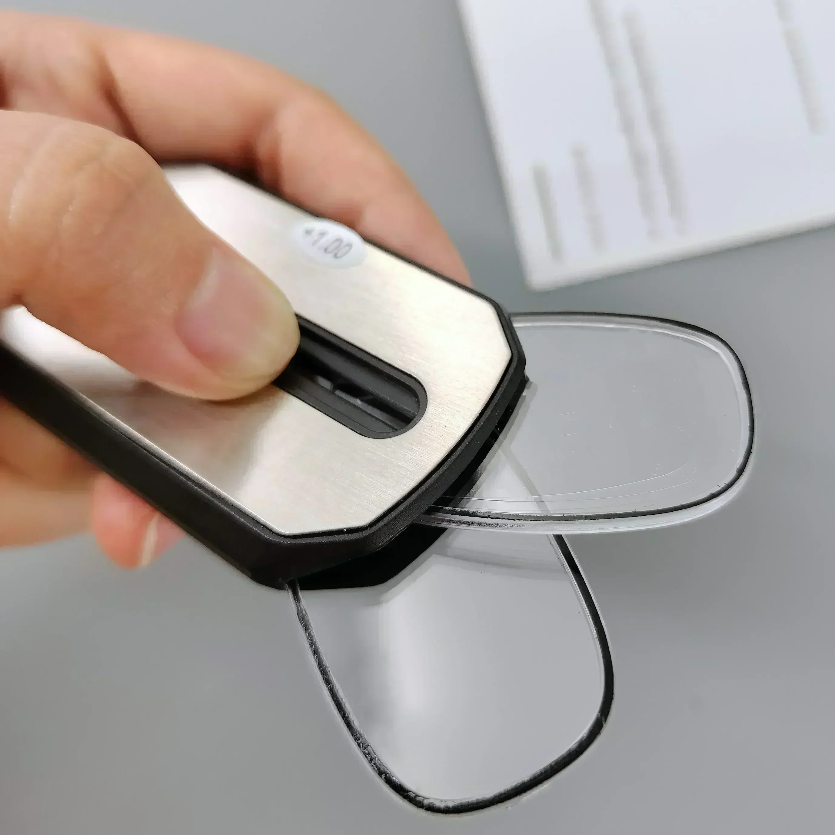 New Nose Clip Reading Glasses for Men Women Portable Hyperopia Glasses Eyeglasses Folding Glasses with Keychain +1.0 To +3.0