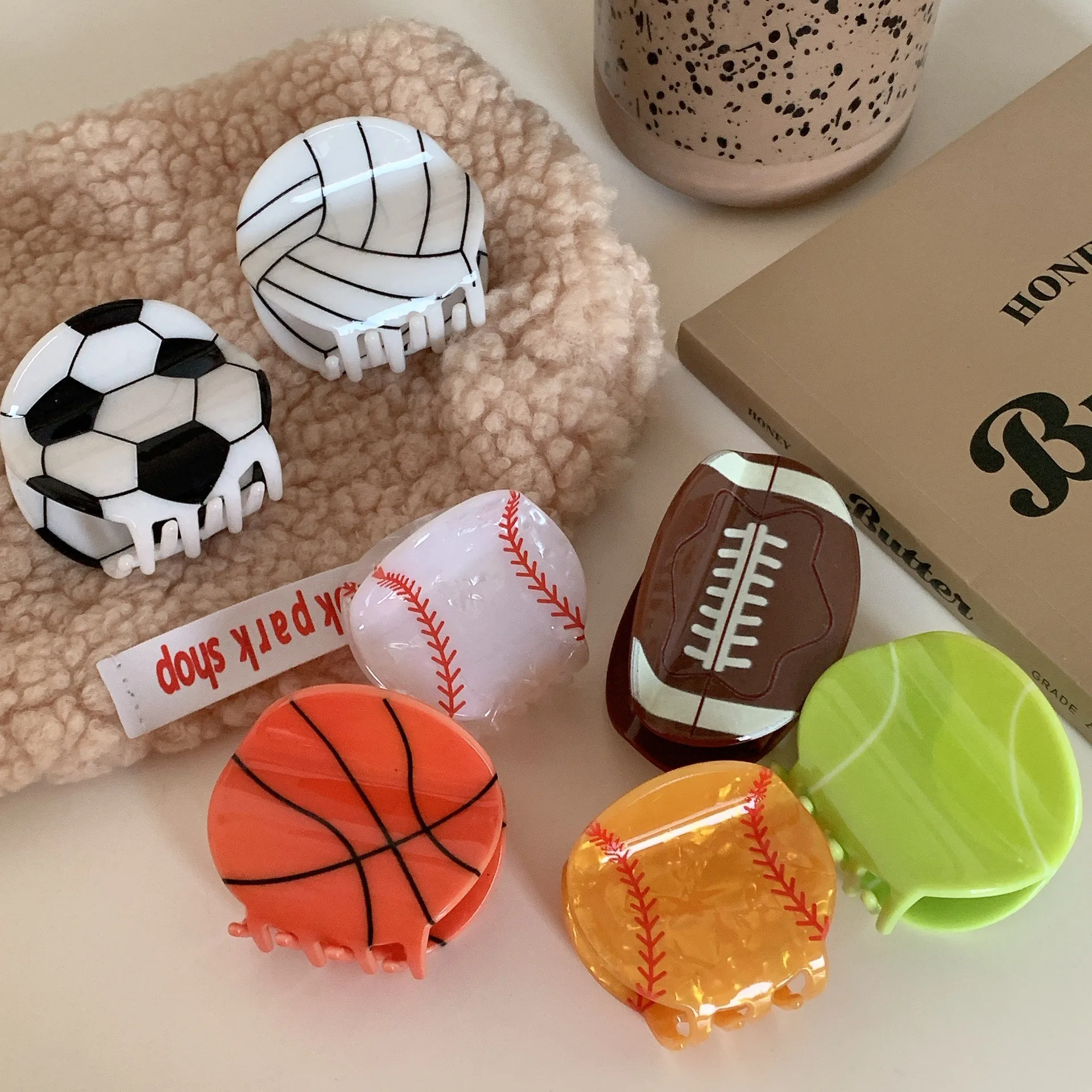 Muweordy New Ball Hair Clip Basketball Rugby Hair Claw Creative Crab Hair Clip Sports Trendy Claw Clips Hair Accessories