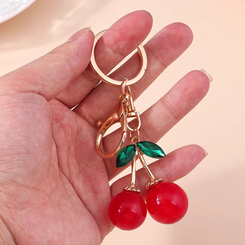 Crystal Cherry Keychain Creative Fruit Key Chain Cute Girl Key Ring Chains Car Key Women Men Handbag Pendants DIY Jewelry 240524