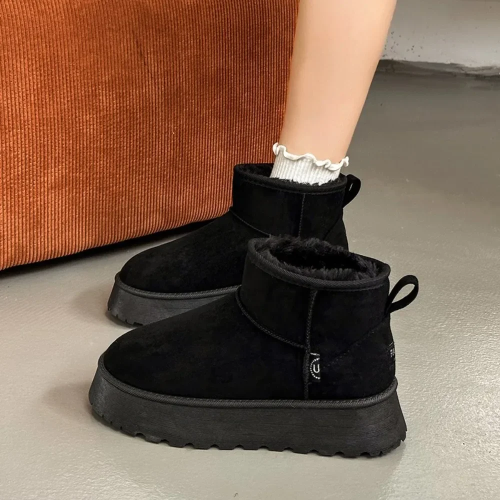 2024 New Mini Snow Boots Short Plush Warm Australian Fluffy Suede Thick Sole Boots Casual Non-slip Fur Chelsea Boots Botas Mujer
