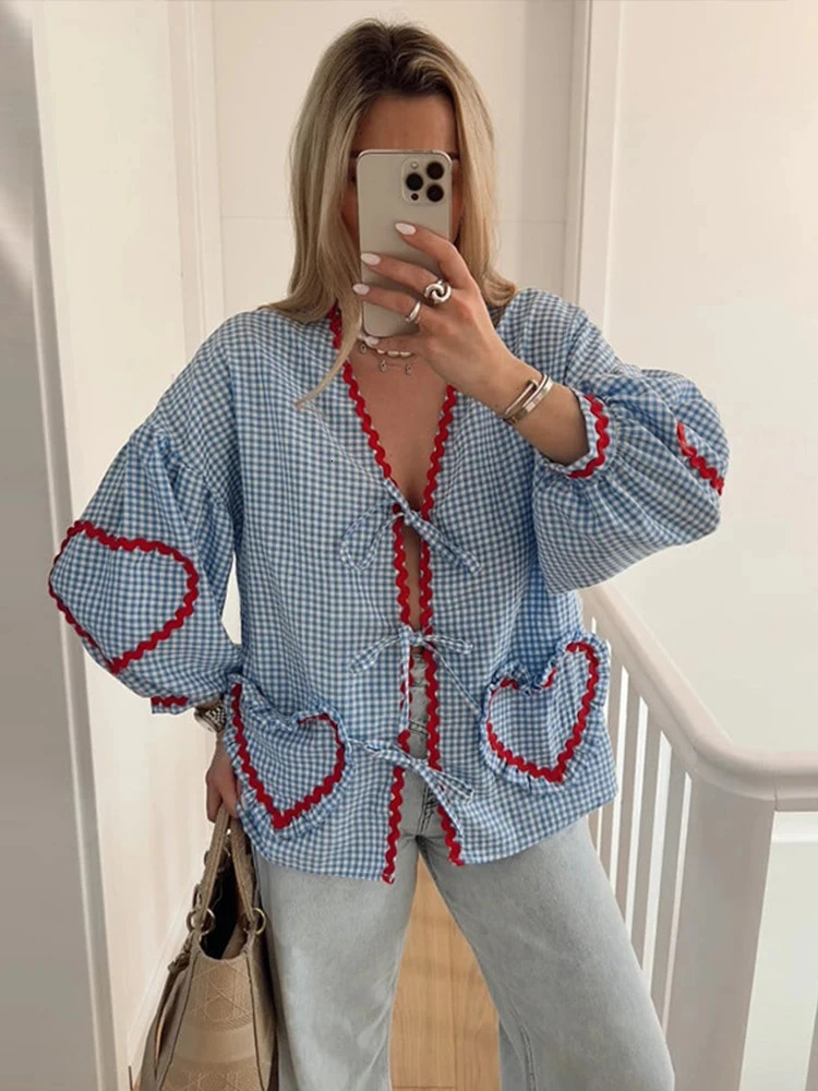 Sweet Plaid Print Shirts Women Fashion V-neck Hollow Out Lace Up Lady Top Spring Summer Love Pocket Female Street Shirt 240514