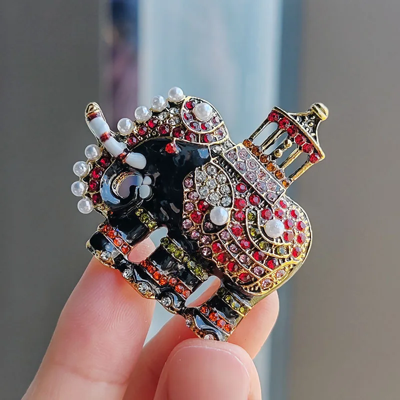 Colorful Rhinestone Quality High Elephant Brooches For Women Vintage Animal Pin Men's Suit Brooch Accessory Jewelry Gift smile