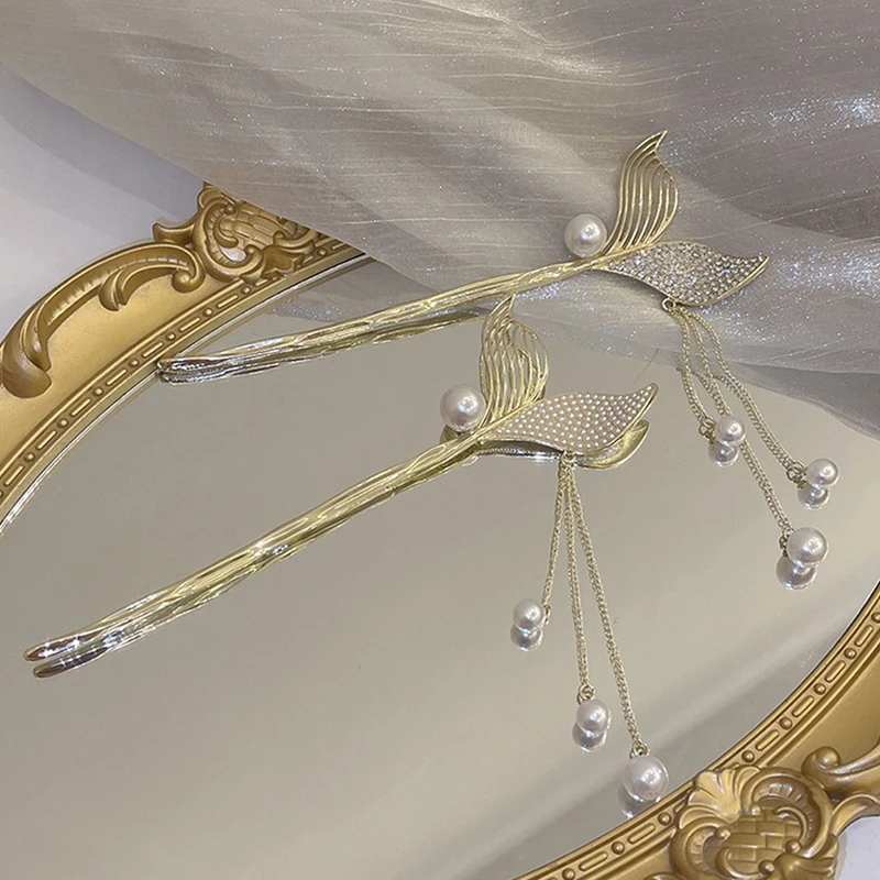 High-end Hollow Mermaid Tail Tassel Hairpin Vintage Chinese Style Hair Stick Pearl Rhinestone Hairpin Antique Hair Accessories
