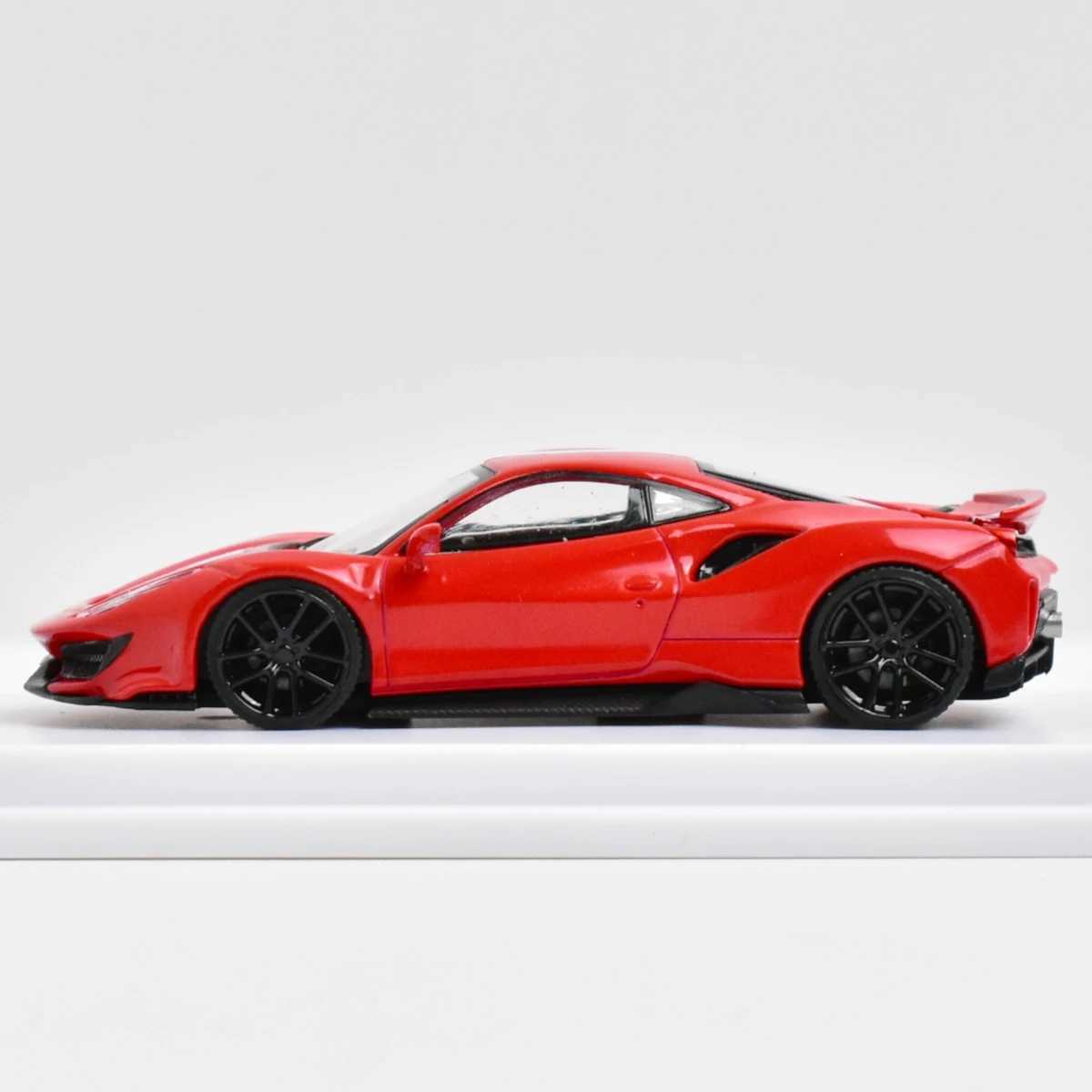 Cars Diecast Model Cars DCM 1 64 Novitec 488 Pista Diecast model car d240527