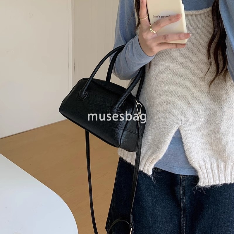 Designer Bao Xiaozhong Mini Large Capacity Pillow Bag Women's Luxury Commuter Versatile Handheld Crossbody Bag
