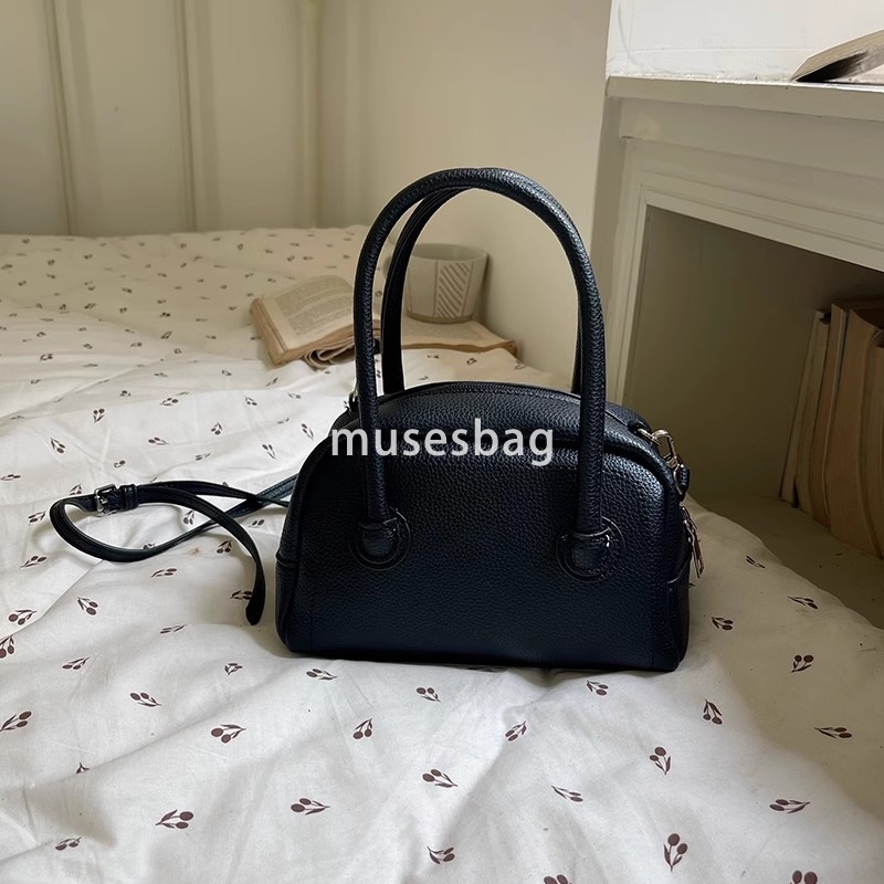 Designer Bao Xiaozhong Mini Large Capacity Pillow Bag Women's Luxury Commuter Versatile Handheld Crossbody Bag