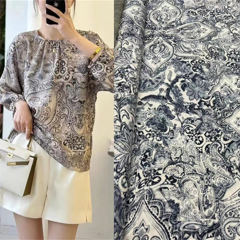 American European Counters and with The Same Vintage Printed Elastic Crepe De Chine Fabric High Grade Clothing Satin Material smile