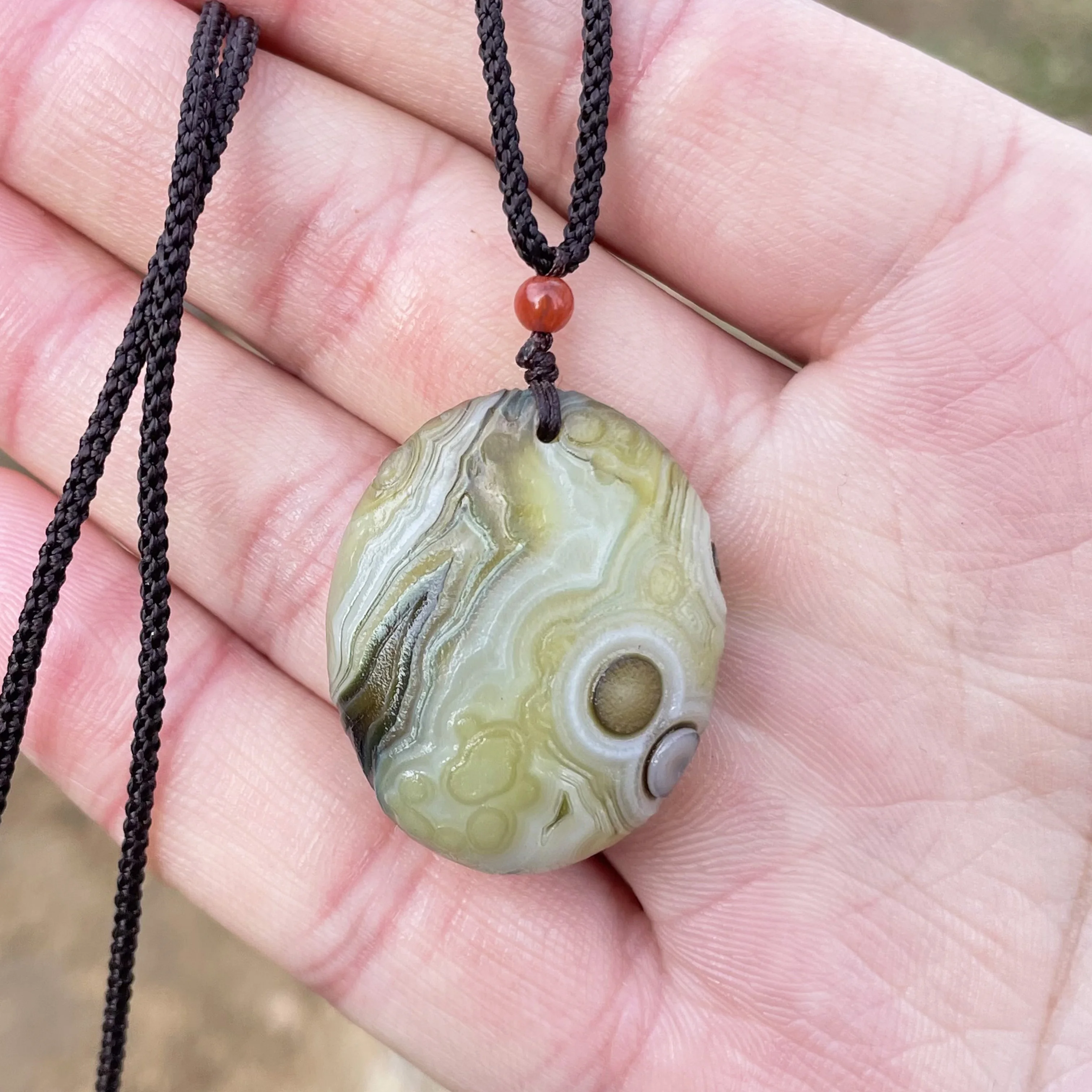 Natural Sardonyx Agate Pendant Alxa Gobi Unpolished Rock Energy Crystal Quartz Necklace Reiki Healing Stone Home Decor