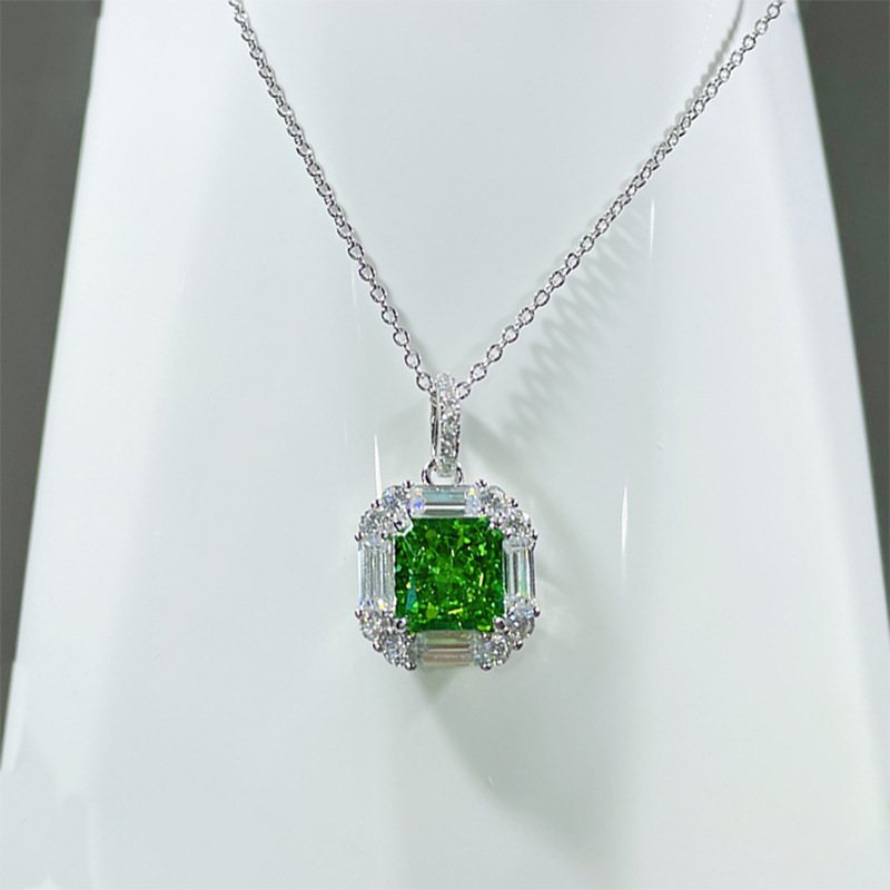 Choucong Brand Designer Square Pendant Luxury Jewelry 925 Sterling Silver Princess Cut Emerald CZ Diamond Party Promise Women Beach Women Clavicle Nec