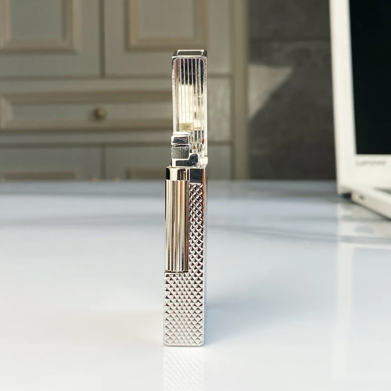 Windproof Lighter with Bright Sound for Men, Retro Cigarette Gift, Brass Shell, New