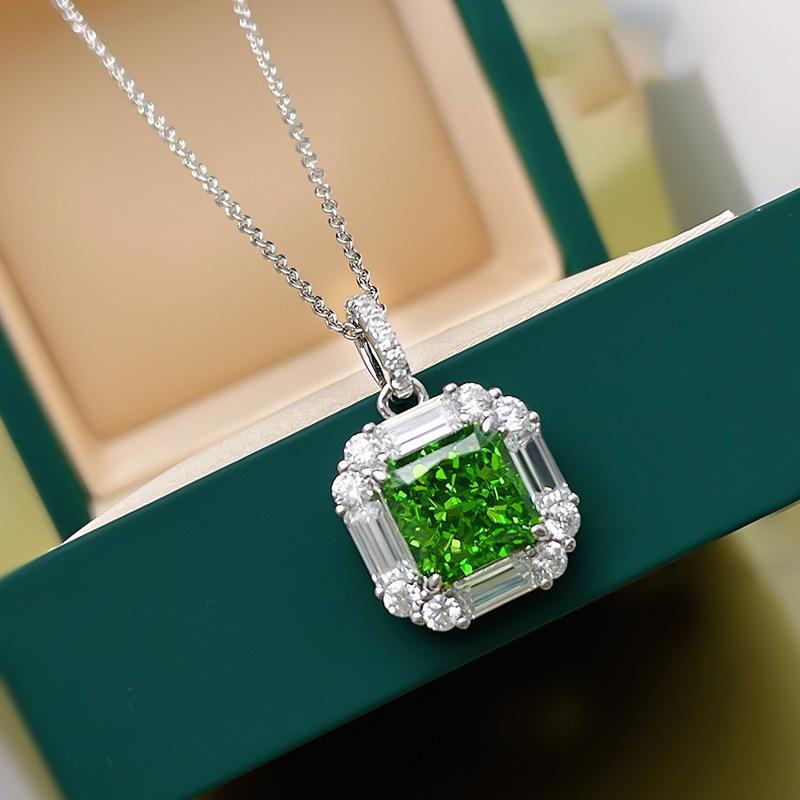Choucong Brand Designer Square Pendant Luxury Jewelry 925 Sterling Silver Princess Cut Emerald CZ Diamond Party Promise Women Beach Women Clavicle Nec
