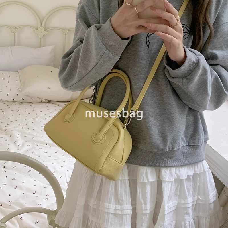 Designer Bao Xiaozhong Mini Large Capacity Pillow Bag Women's Luxury Commuter Versatile Handheld Crossbody Bag