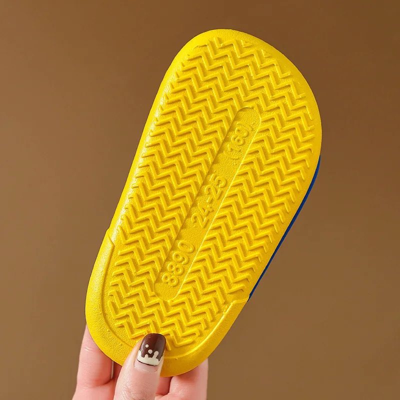 Cartoon childrens slippers open toe anti slip home bathroom shoes baby slippers summer soft soled apartment shoes boys 240516