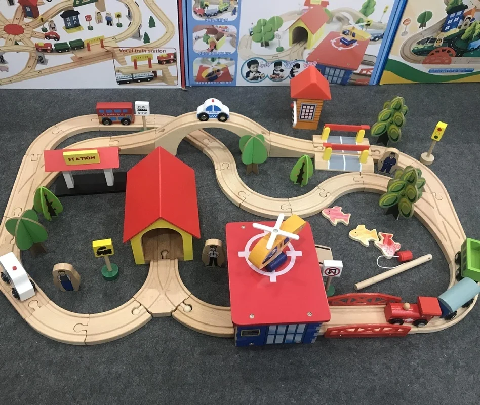 High Speed Railway 130p Wooden Wooden Track Car Harmony Electric Small Train Set Children's Wooden Track Electric Train Toy