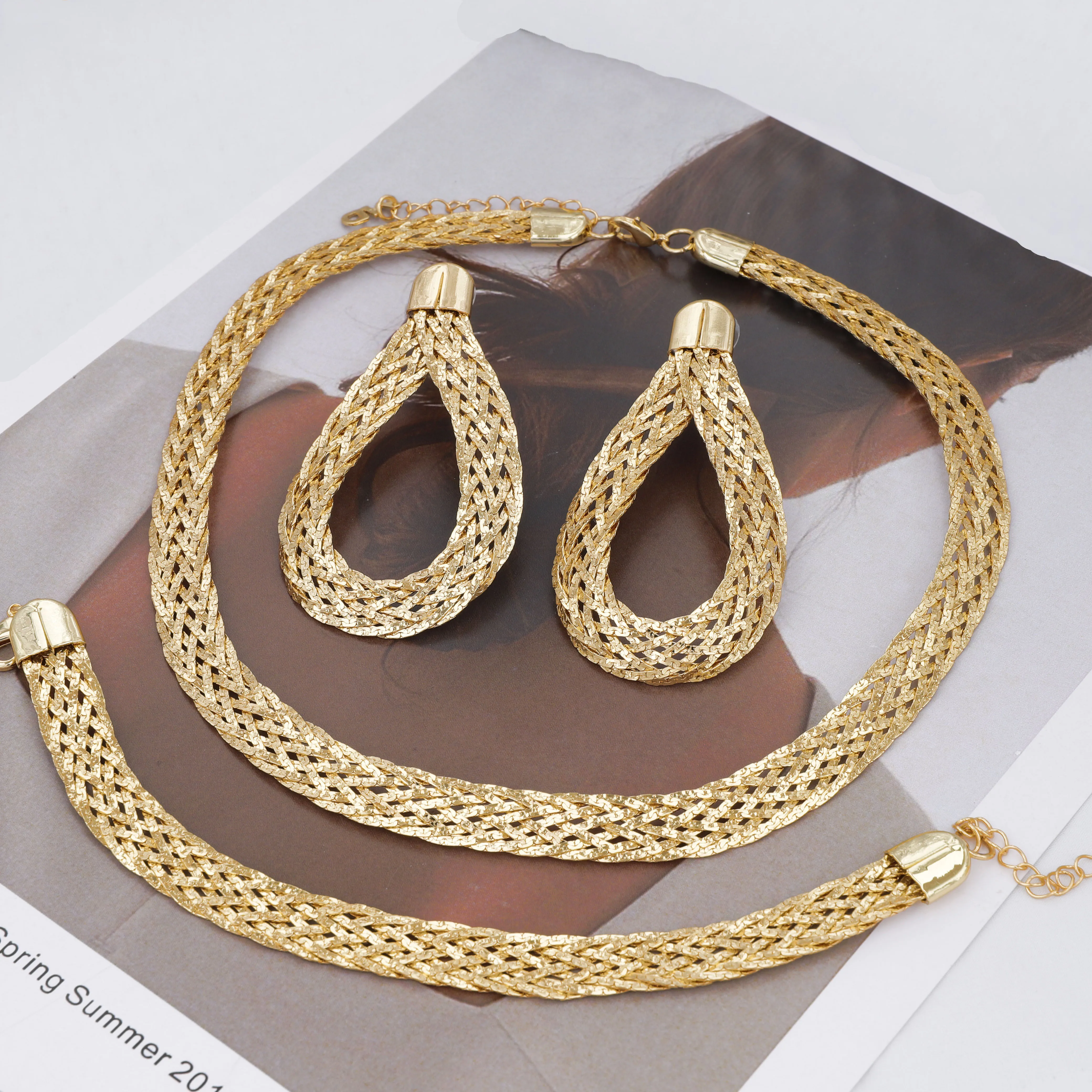 Gold Jewelry Dubai Color Set Necklace Earings Bracelet Set African Bride Jewelry For Women Wedding Party Gifts smile