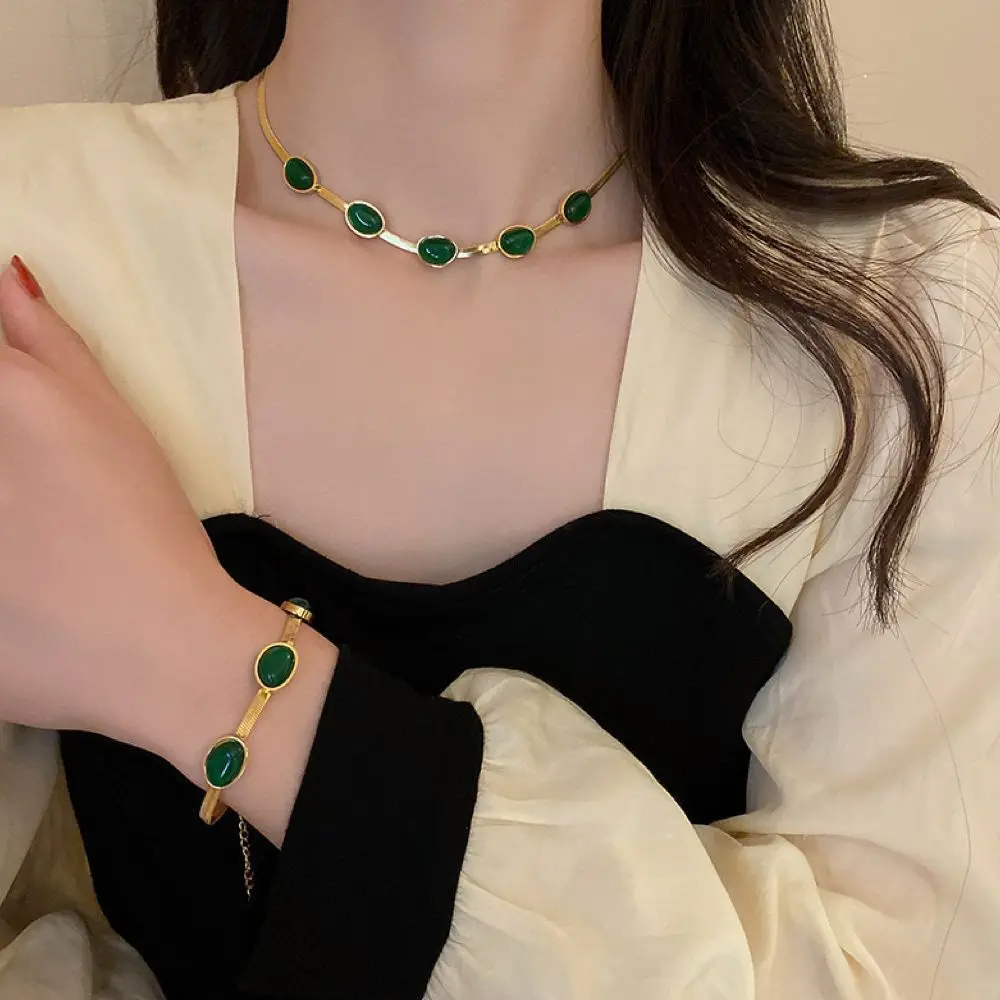 Steel And Titanium Waterproof Sweat Proof Hot Selling Emerald Necklace Earrings Bracelet Set Women's Temperament Retro smile
