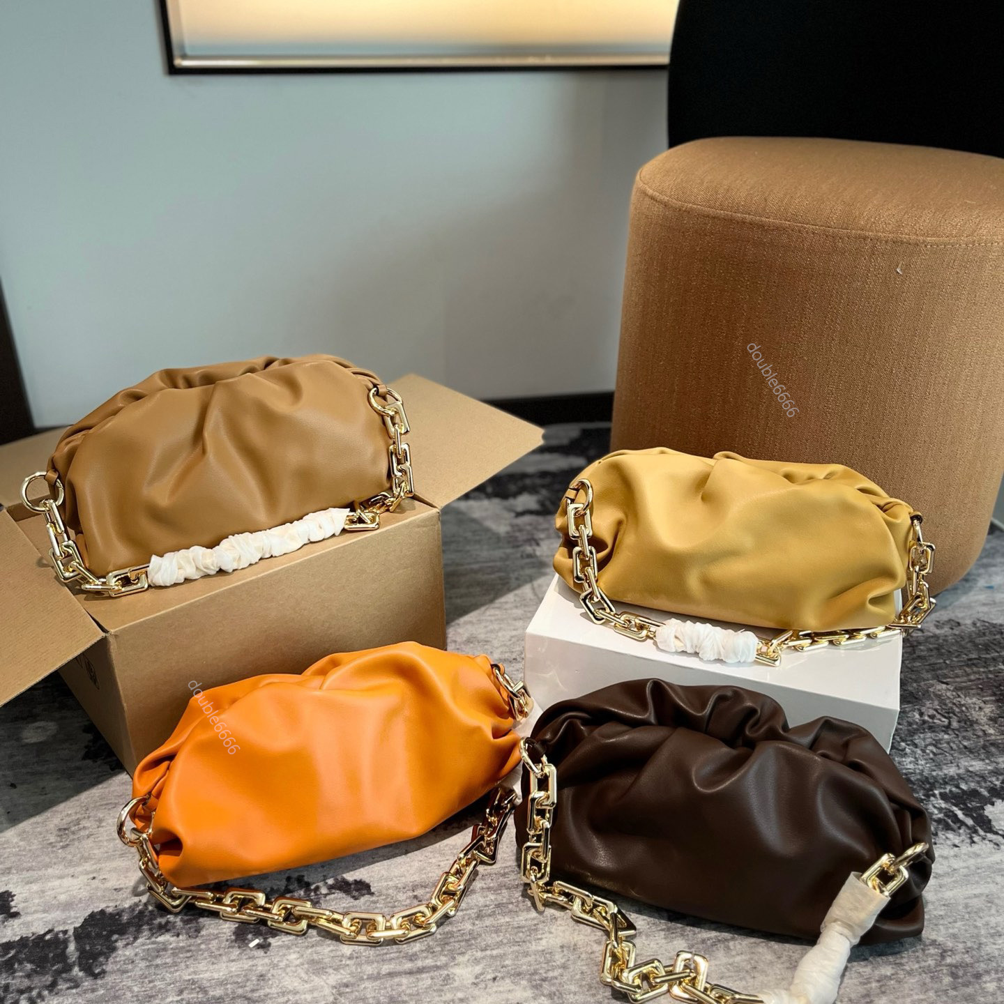 Fashion Classic Cloud Bag Thick Chain Shoulder Bag Genuine Leather Classic Women Luxury Large Capacity Magnetic Snap Closure Opening Travel underarm bag
