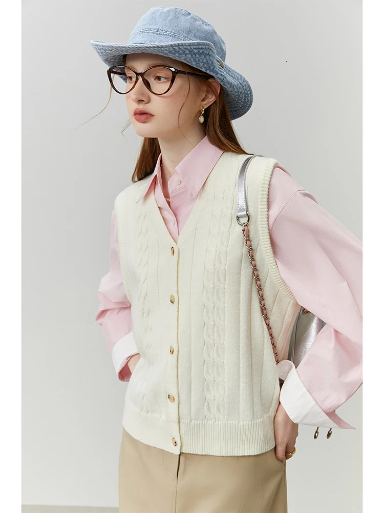 FSLE Gentle Wind Casual V-neck Versatile Knitted Vest for Women Autumn Age-reducing College Style Loose Sweater Vest Female 240513