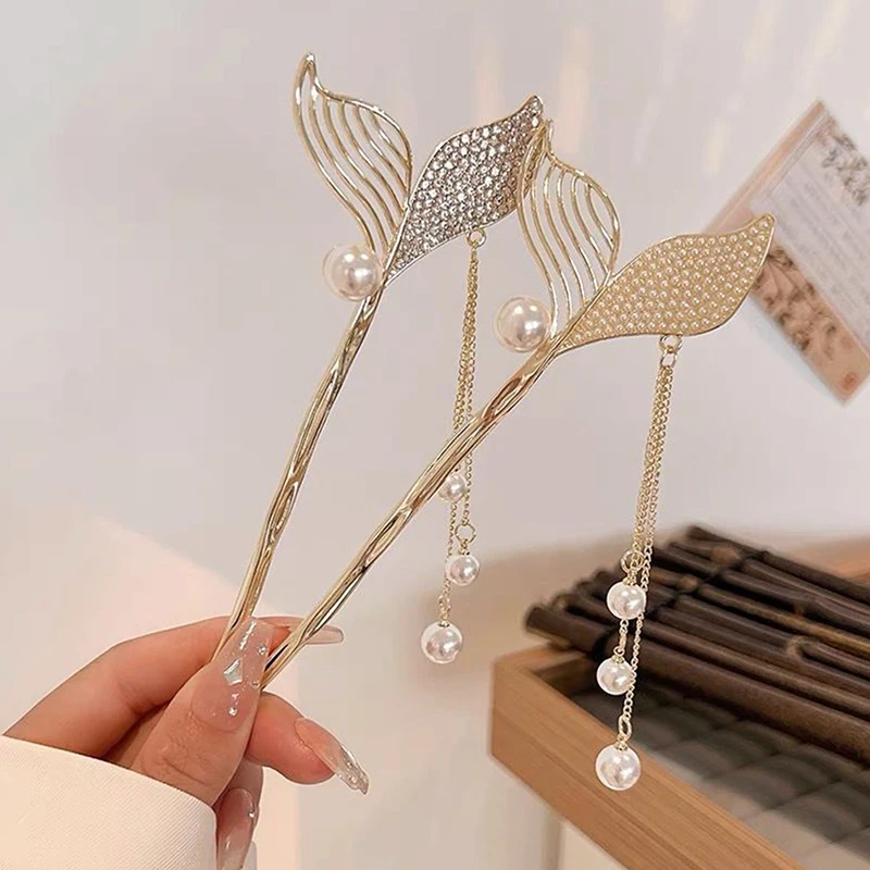 High-end Hollow Mermaid Tail Tassel Hairpin Vintage Chinese Style Hair Stick Pearl Rhinestone Hairpin Antique Hair Accessories
