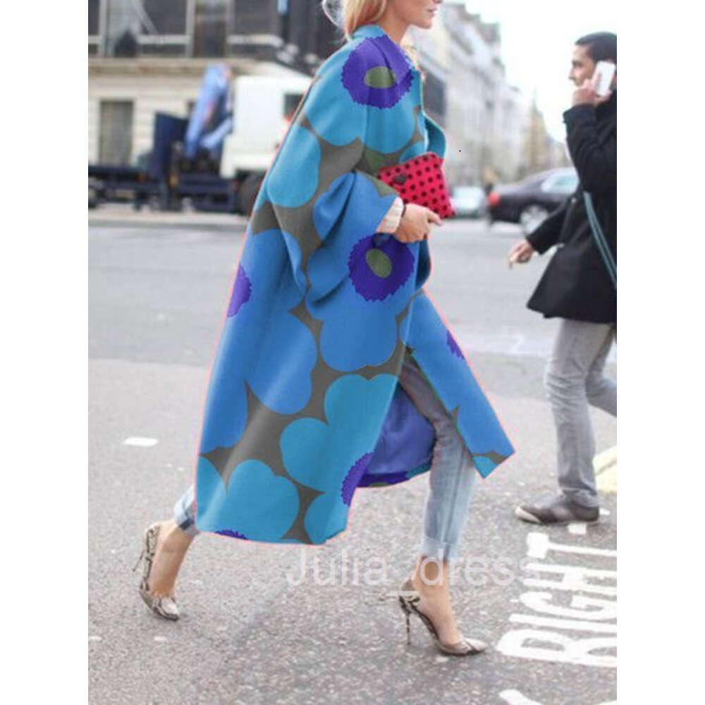New product in autumn and winter of 2023 long flare sleeve coat printed loose trench coat for women