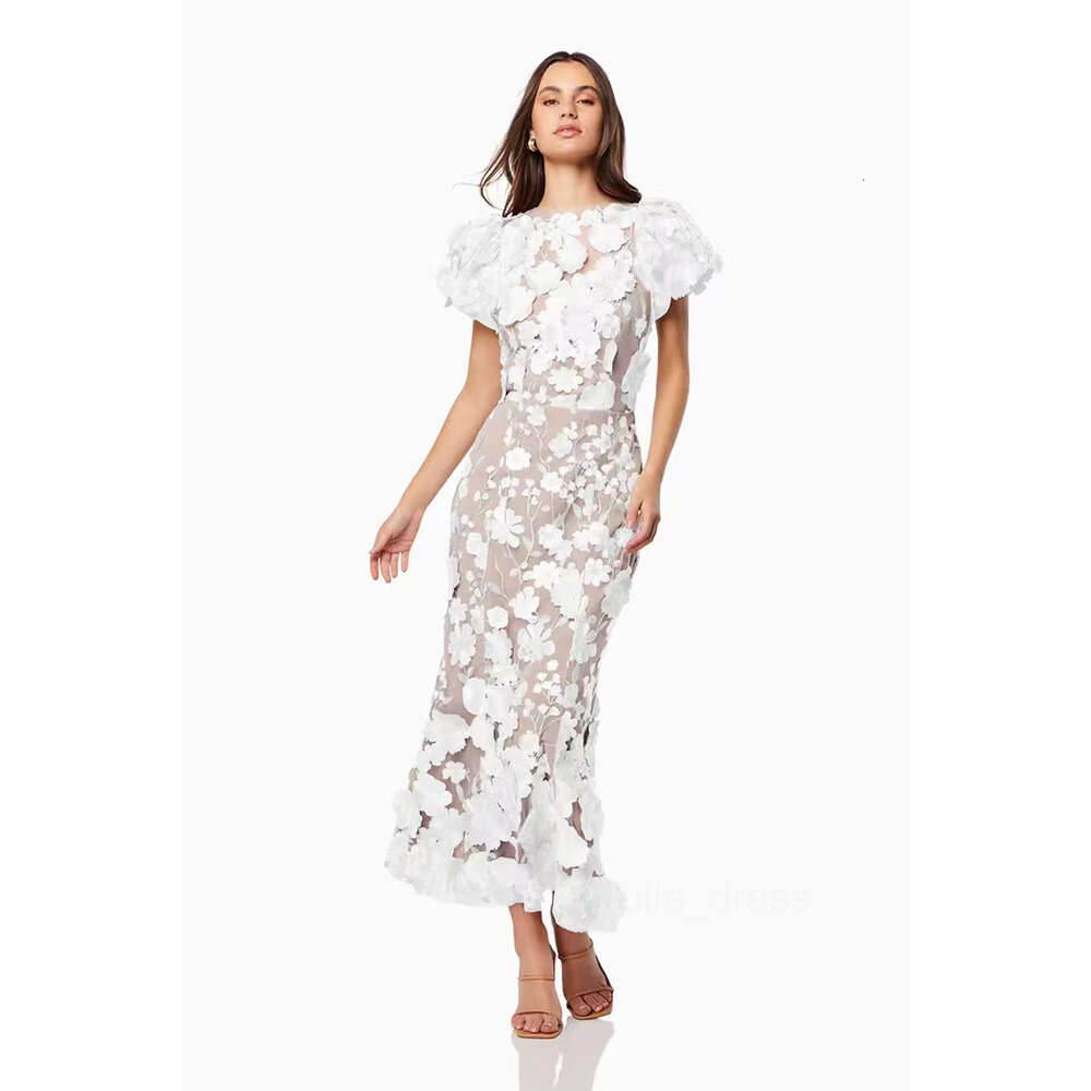 2024 Spring New Light Luxury Round Neck Embroidered 3D Flower Bubble Sleeves Mid length Dress Wrapped Hip Skirt