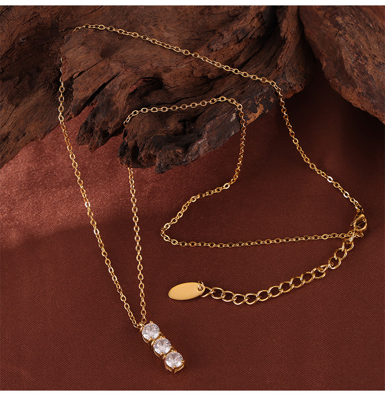 Cubic Zircon Bar Pendant Necklace 18k Gold Stainless Steel Chain Square Heart Charm Designer Jewelry Crystal Diamond Necklaces Gift for Woman Girls Fi