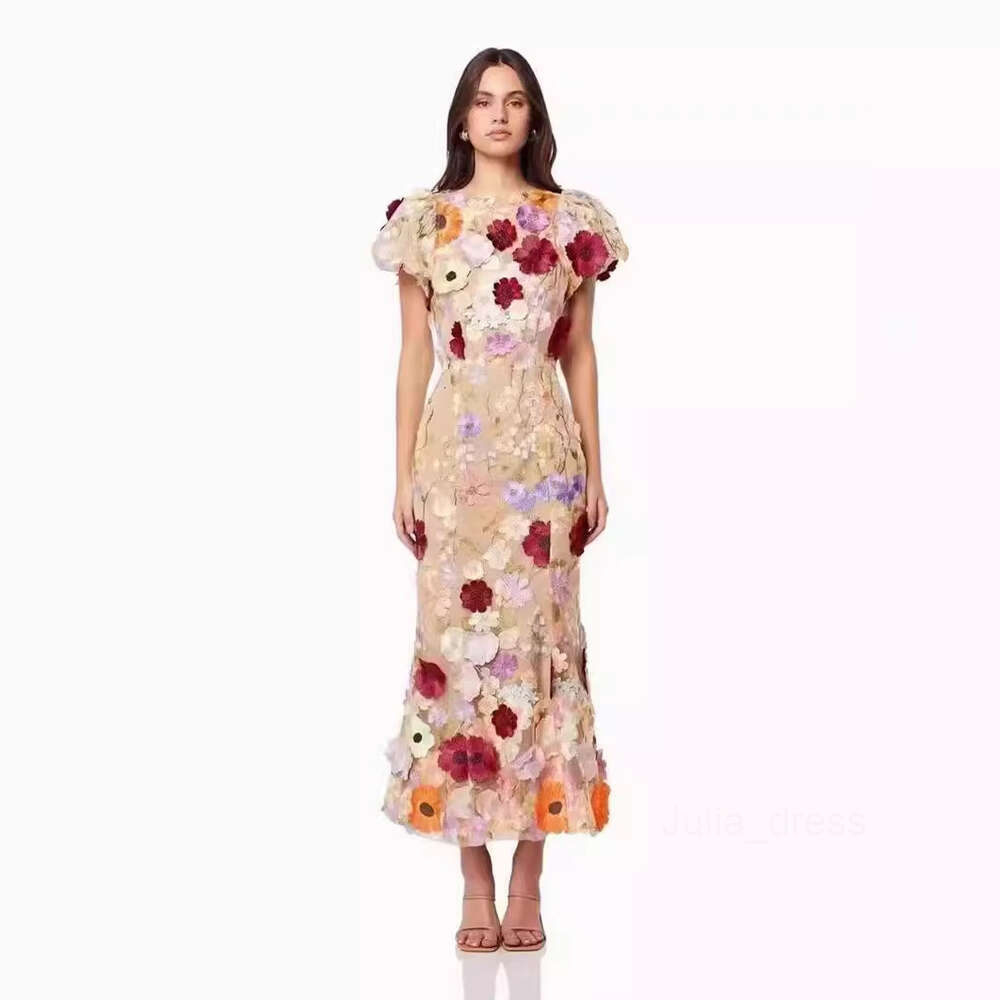 2024 Spring New Light Luxury Round Neck Embroidered 3D Flower Bubble Sleeves Mid length Dress Wrapped Hip Skirt