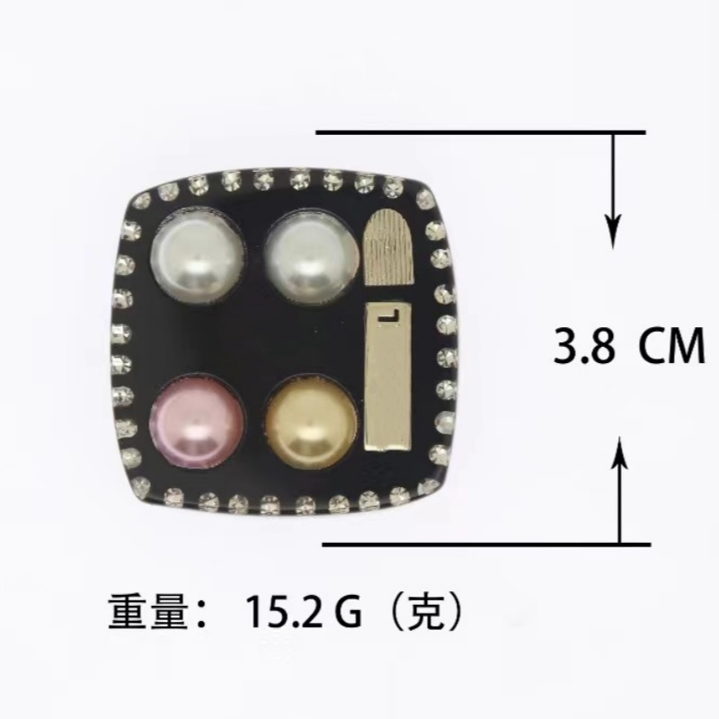 Luxury Men Women Pins Brooch Acrylic Yellow Gold Plated Bling Letter Brooches Pins for Men Women Suite Dress Lapel Pins