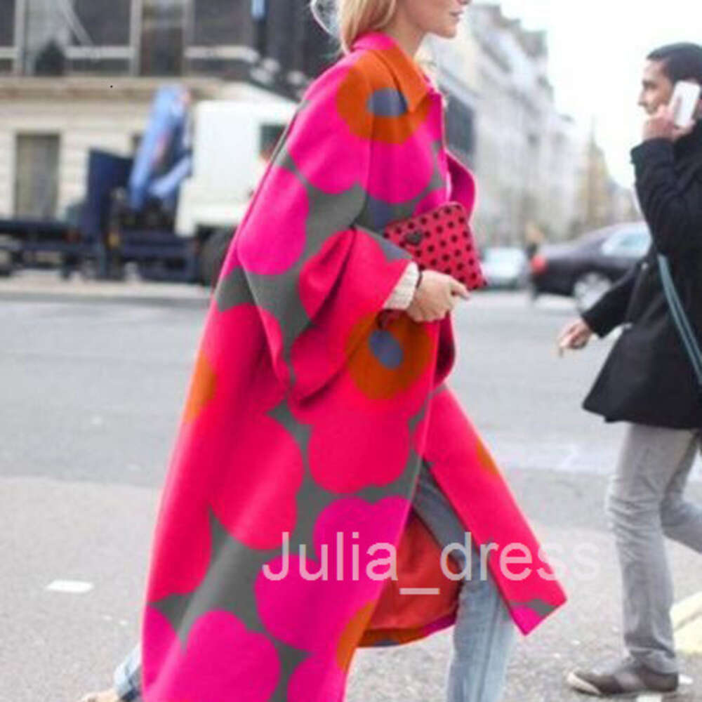 New product in autumn and winter of 2023 long flare sleeve coat printed loose trench coat for women