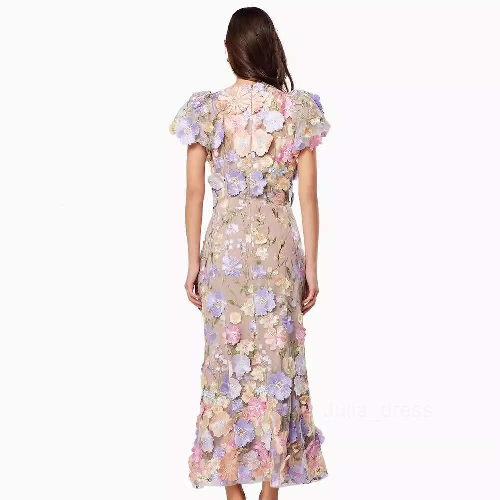 2024 Spring New Light Luxury Round Neck Embroidered 3D Flower Bubble Sleeves Mid length Dress Wrapped Hip Skirt