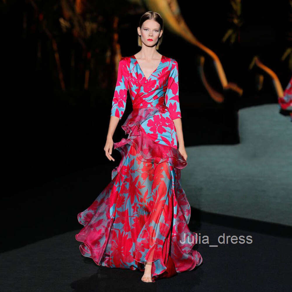 New Dress Style Womens Printed Maple Leaf Slim Fit Multi layered V-neck Long Dress