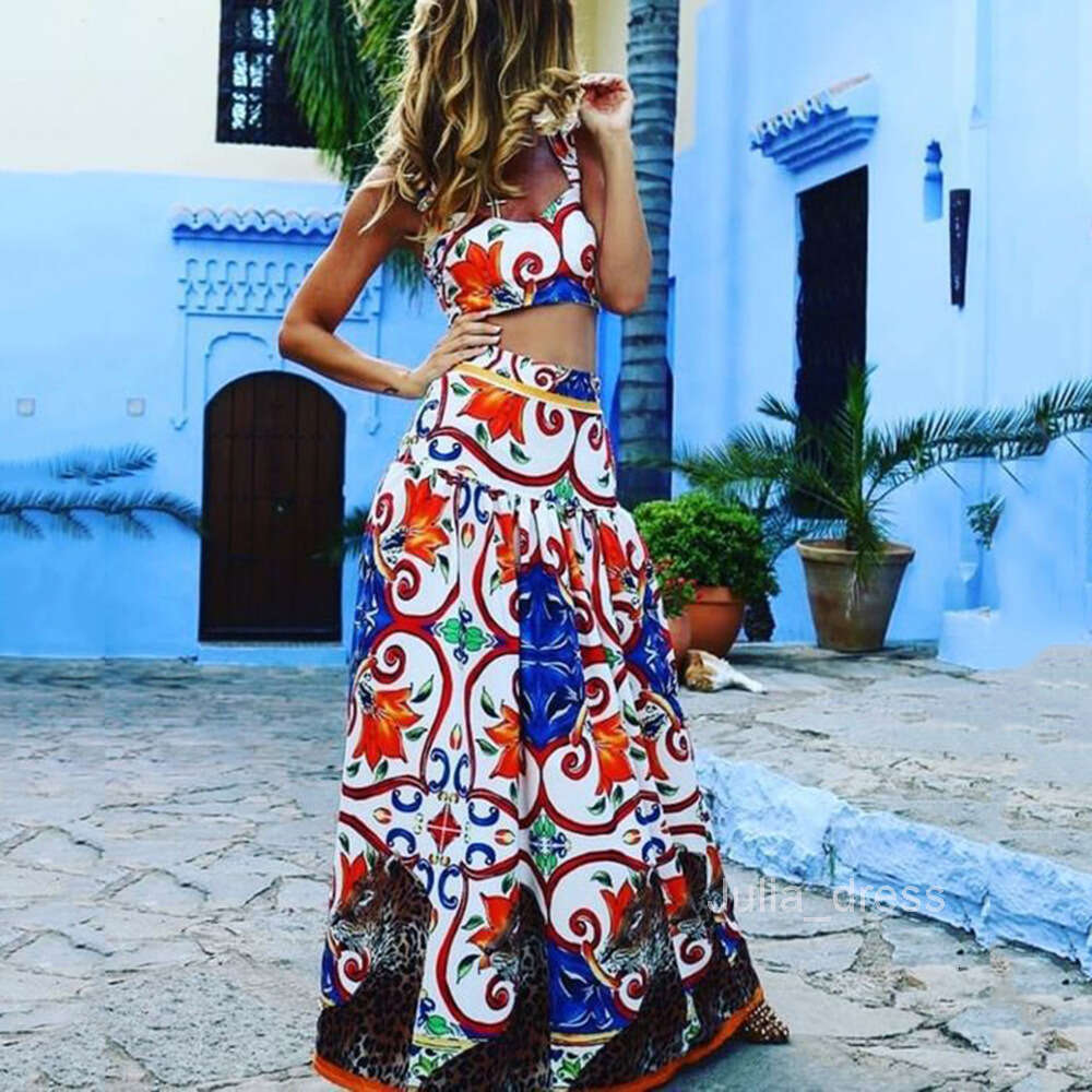 2024 Spring/Summer New Womens Sexy and Elegant Hanging Strap Printed Dress Set Beach Skirt two-piece