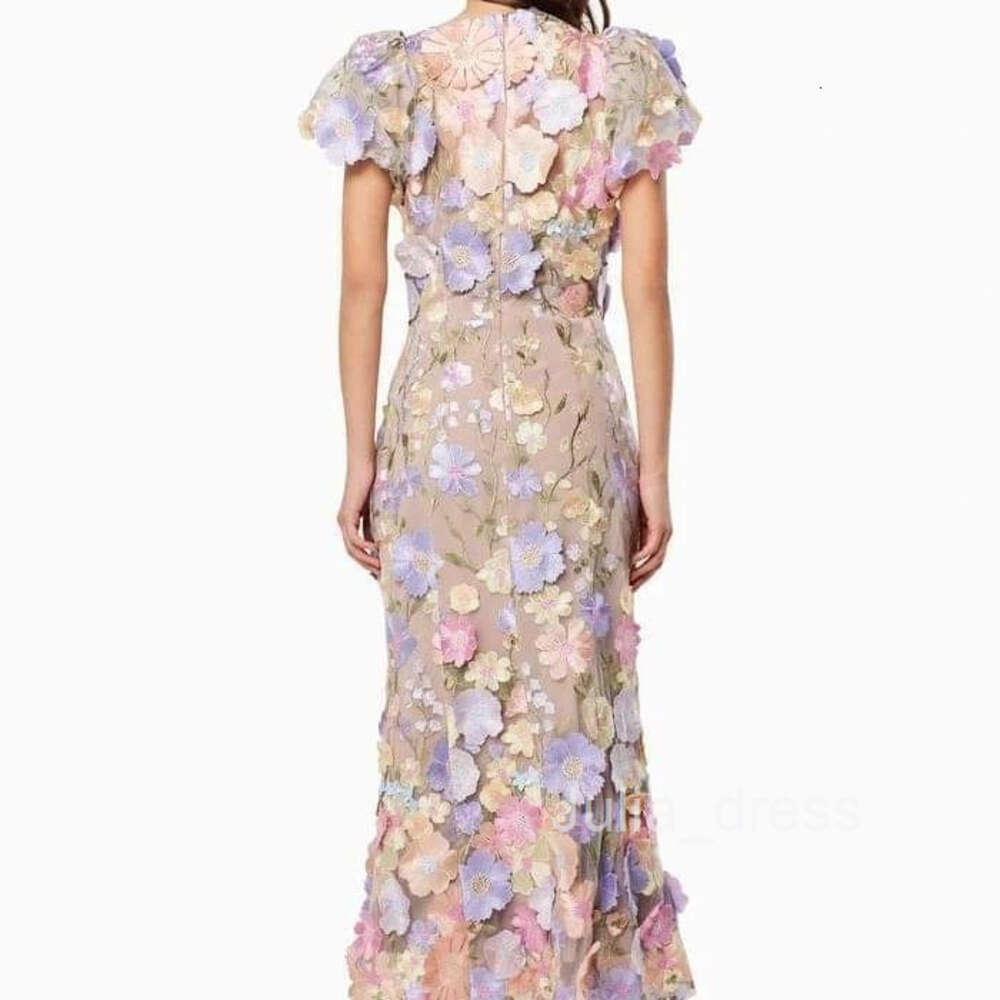 2024 Spring New Light Luxury Round Neck Embroidered 3D Flower Bubble Sleeves Mid length Dress Wrapped Hip Skirt